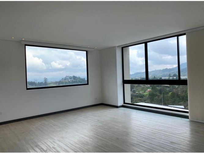 Casa de 4 alcobas en venta en Las Palmas, Envigado, 370 m² · foto 9 de 15