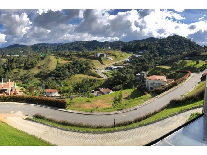 Casa de 4 alcobas en venta en Las Palmas, Envigado, 370 m² · foto 14 de 15