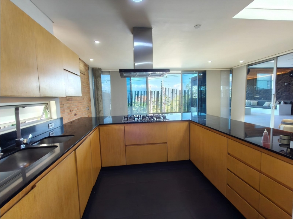 Casa en venta en Loma Del Esmeraldal, Envigado · foto 6 de 24
