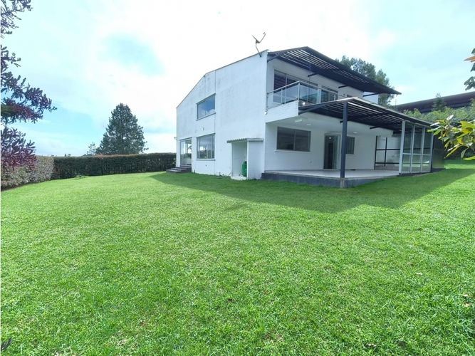 Casa de 3 alcobas en venta en Loma Del Escobero, El Retiro, 350 m² · foto 2 de 24
