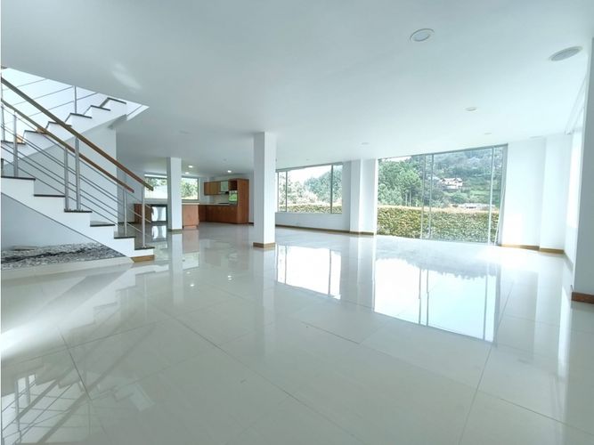 Casa de 3 alcobas en venta en Loma Del Escobero, El Retiro, 350 m² · foto 4 de 24