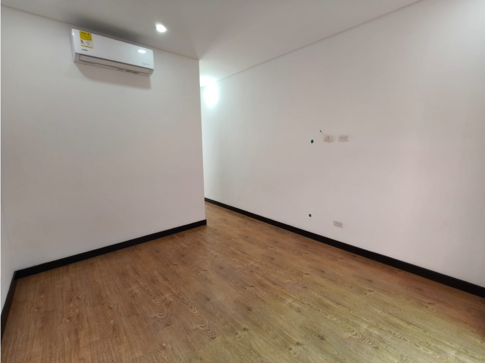 Casa en venta en Loma Del Esmeraldal, Envigado · foto 19 de 24