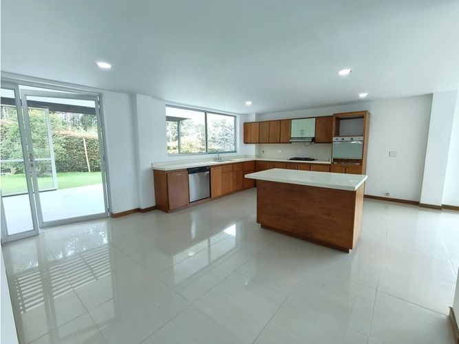 Casa de 3 alcobas en venta en Loma Del Escobero, El Retiro, 350 m² · foto 11 de 24