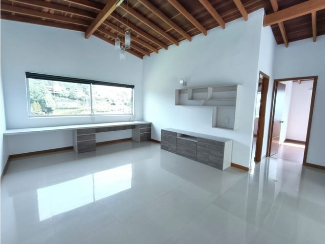 Casa de 3 alcobas en venta en Loma Del Escobero, El Retiro, 350 m² · foto 21 de 24