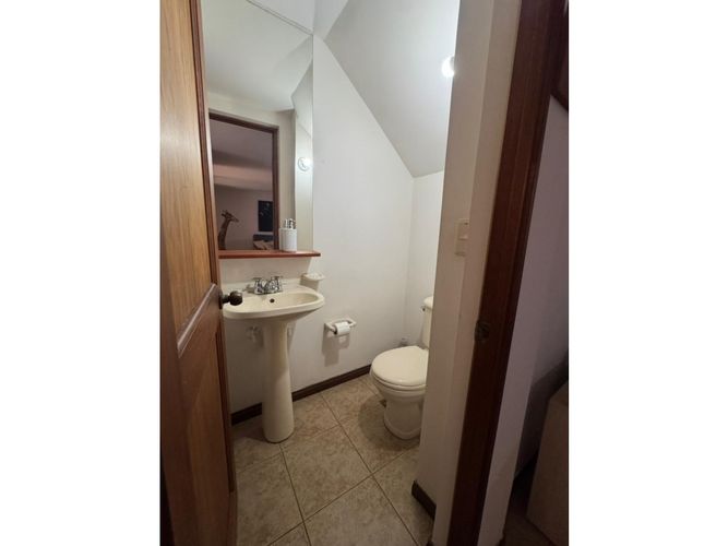 Casa de 4 alcobas en venta en Loma Del Chocho, Envigado, 243 m² · foto 4 de 12