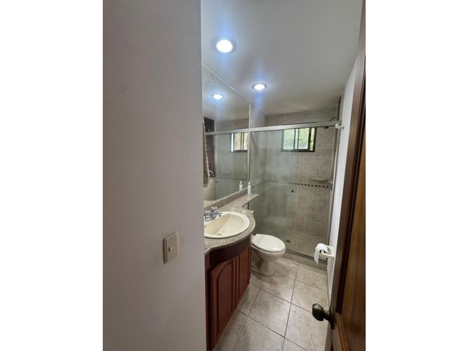 Casa de 4 alcobas en venta en Loma Del Chocho, Envigado, 243 m² · foto 12 de 12