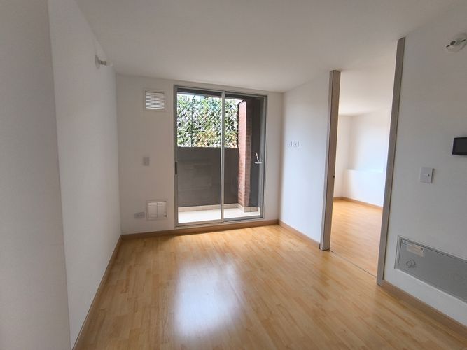Apartamento en venta en La Giralda, Bogotá · foto 3 de 21