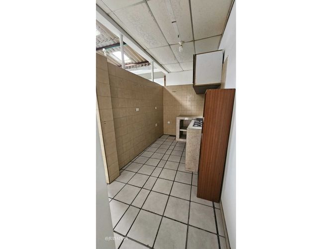 Casa de 2 alcobas en venta en Alamos, Cali, 240 m² · foto 8 de 11