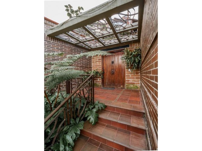 Casa de 4 alcobas en venta en Carrizales, Envigado, 407 m² · foto 2 de 21