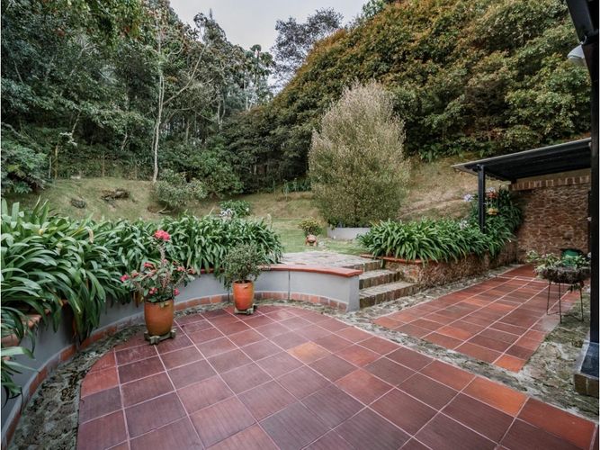 Casa de 4 alcobas en venta en Carrizales, Envigado, 407 m² · foto 8 de 21