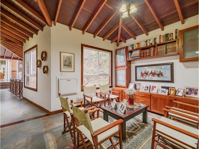 Casa de 4 alcobas en venta en Carrizales, Envigado, 407 m² · foto 15 de 21