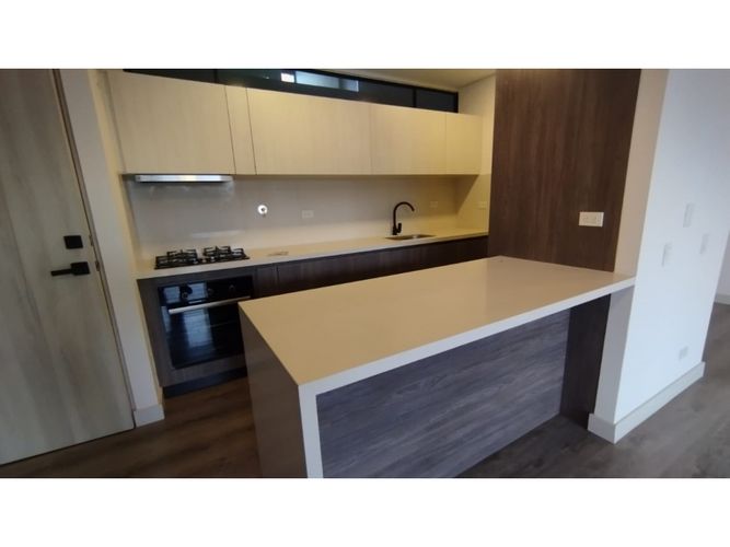 Apartaestudio en venta en Los Naranjos, Medellín, 88 m² · foto 2 de 23
