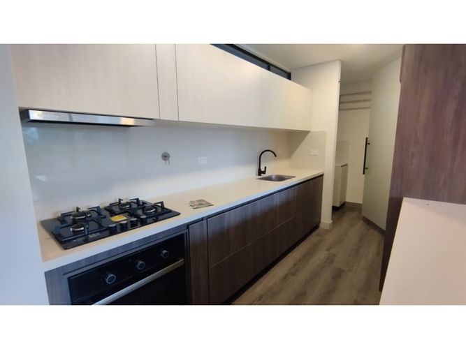 Apartaestudio en venta en Los Naranjos, Medellín, 88 m² · foto 3 de 23