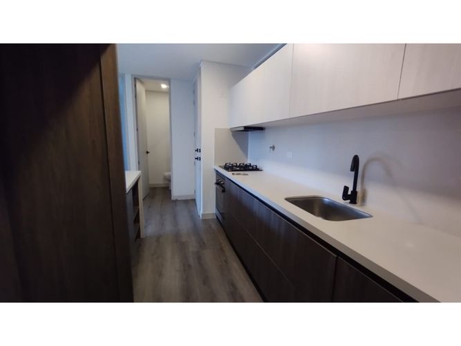 Apartaestudio en venta en Los Naranjos, Medellín, 88 m² · foto 4 de 23