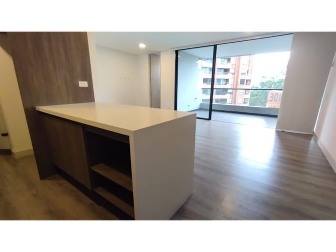 Apartaestudio en venta en Los Naranjos, Medellín, 88 m² · foto 7 de 23
