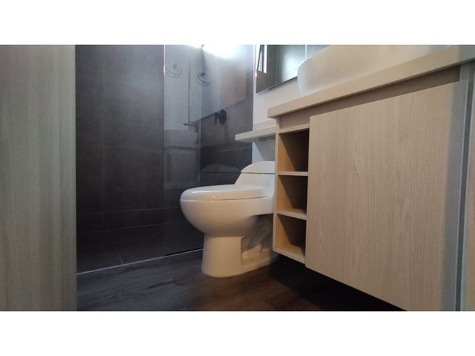 Apartaestudio en venta en Los Naranjos, Medellín, 88 m² · foto 18 de 23