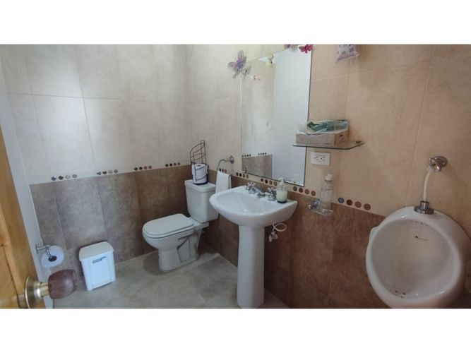 Casa de 3 alcobas en venta en Carrizales, Envigado, 460 m² · foto 3 de 24