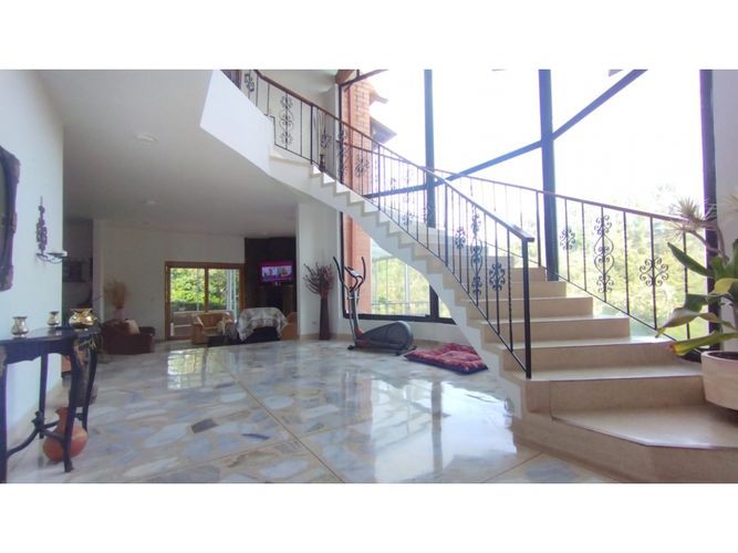 Casa de 3 alcobas en venta en Carrizales, Envigado, 460 m² · foto 4 de 24