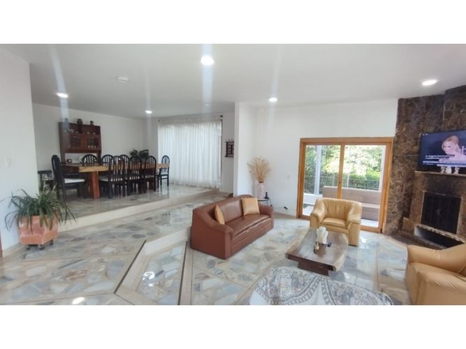 Casa de 3 alcobas en venta en Carrizales, Envigado, 460 m² · foto 6 de 24