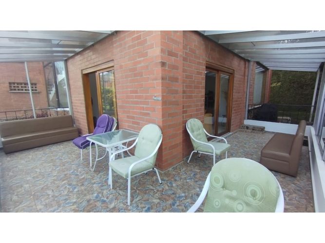 Casa de 3 alcobas en venta en Carrizales, Envigado, 460 m² · foto 7 de 24