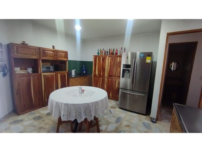 Casa de 3 alcobas en venta en Carrizales, Envigado, 460 m² · foto 9 de 24