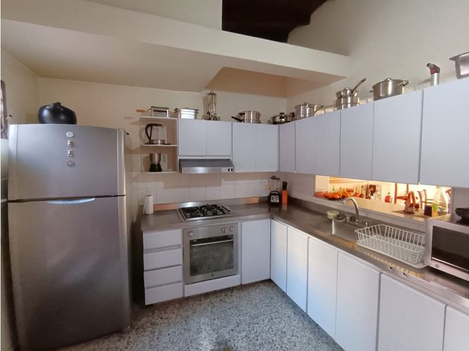 Casa de 6 alcobas en venta en Los Colores, Medellín, 314 m² · foto 5 de 11