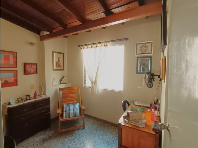 Casa de 6 alcobas en venta en Los Colores, Medellín, 314 m² · foto 7 de 11