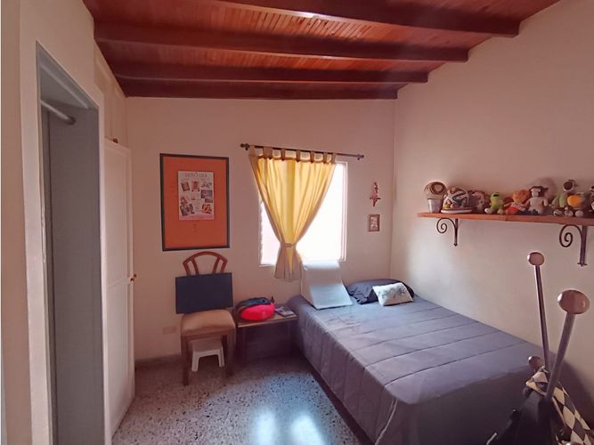 Casa de 6 alcobas en venta en Los Colores, Medellín, 314 m² · foto 9 de 11
