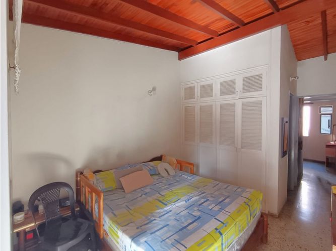 Casa de 6 alcobas en venta en Los Colores, Medellín, 314 m² · foto 10 de 11