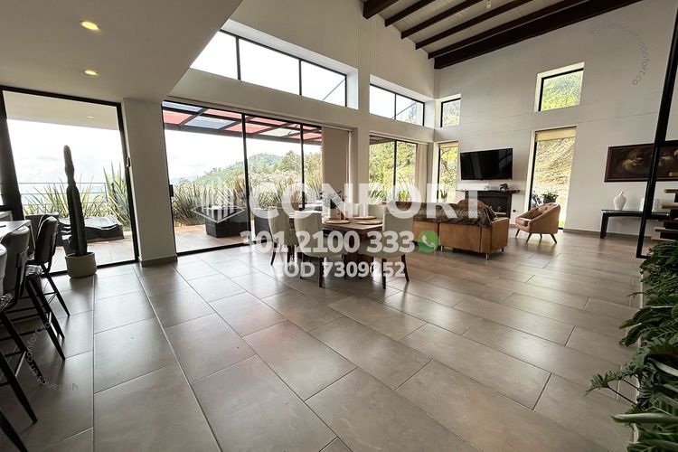 Casa de 4 alcobas en venta en La Catedral, Envigado, 477 m² · foto 4 de 24
