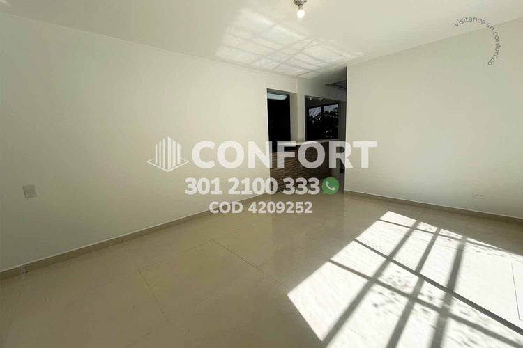 Casa de 3 alcobas en venta en Loma Benedictinos, Envigado, 452 m² · foto 6 de 24