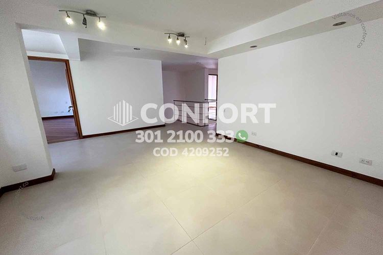 Casa de 3 alcobas en venta en Loma Benedictinos, Envigado, 452 m² · foto 16 de 24