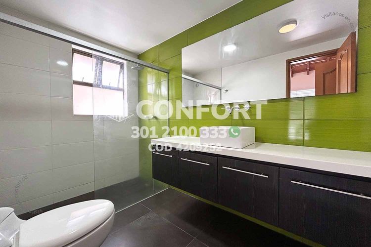 Casa de 3 alcobas en venta en Loma Benedictinos, Envigado, 452 m² · foto 23 de 24