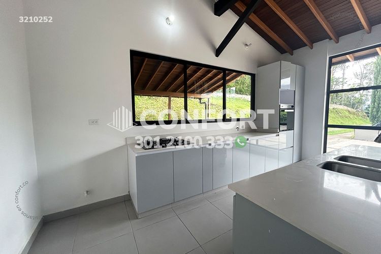 Casa de 4 alcobas en venta en La Mina, Envigado, 330 m² · foto 7 de 24
