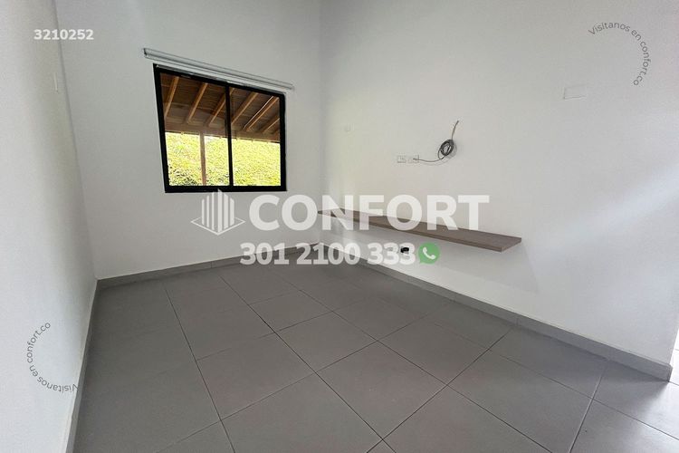 Casa de 4 alcobas en venta en La Mina, Envigado, 330 m² · foto 10 de 24
