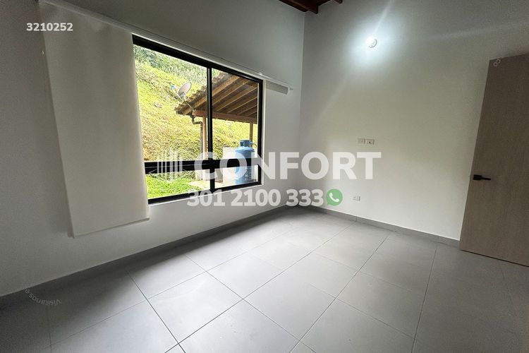 Casa de 4 alcobas en venta en La Mina, Envigado, 330 m² · foto 13 de 24