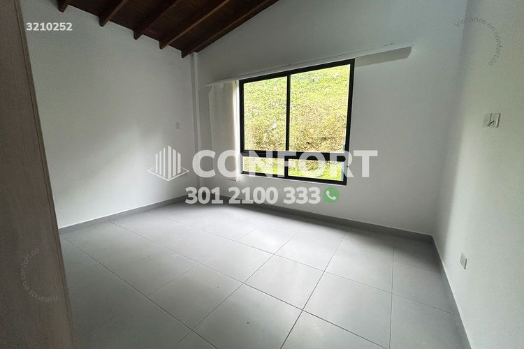Casa de 4 alcobas en venta en La Mina, Envigado, 330 m² · foto 12 de 24