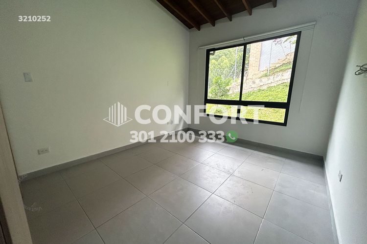 Casa de 4 alcobas en venta en La Mina, Envigado, 330 m² · foto 17 de 24