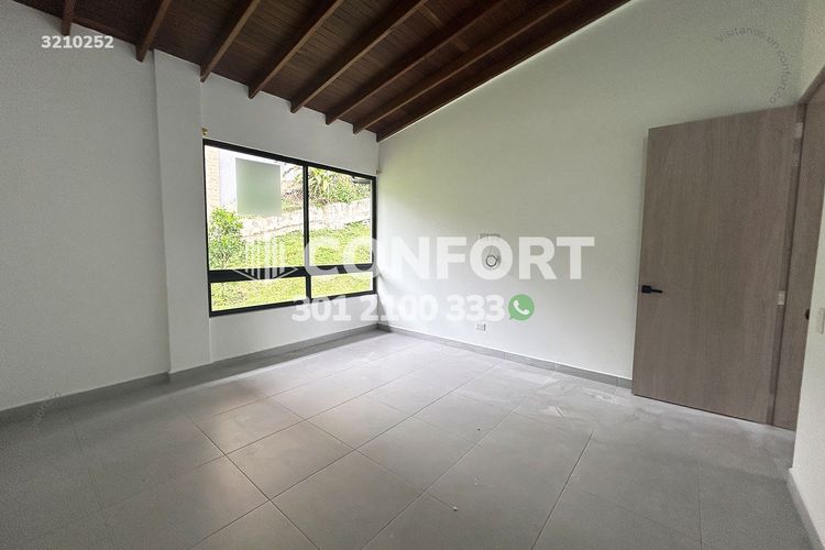 Casa de 4 alcobas en venta en La Mina, Envigado, 330 m² · foto 21 de 24
