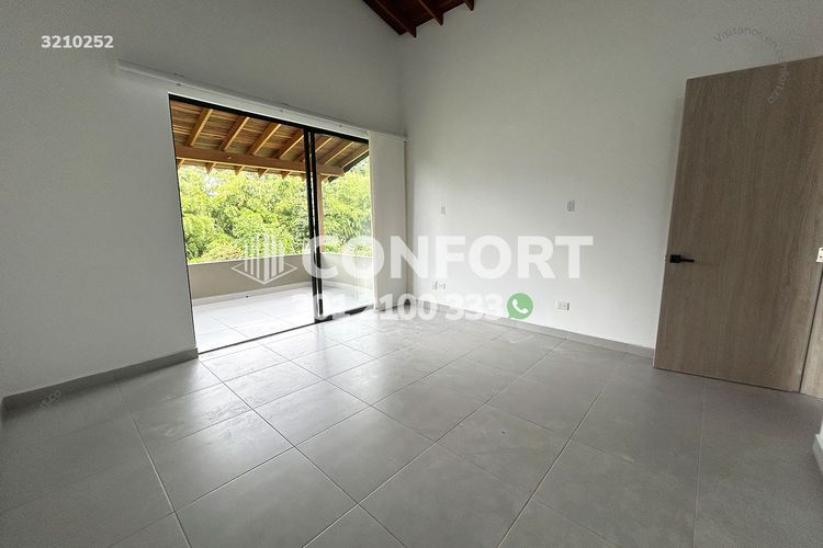 Casa de 4 alcobas en venta en La Mina, Envigado, 330 m² · foto 24 de 24