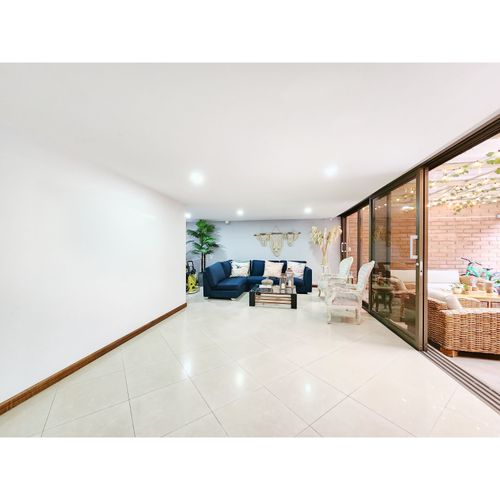 Apartamento de 5 alcobas en venta en Vizcaya, Medellín, 179 m² · foto 2 de 16