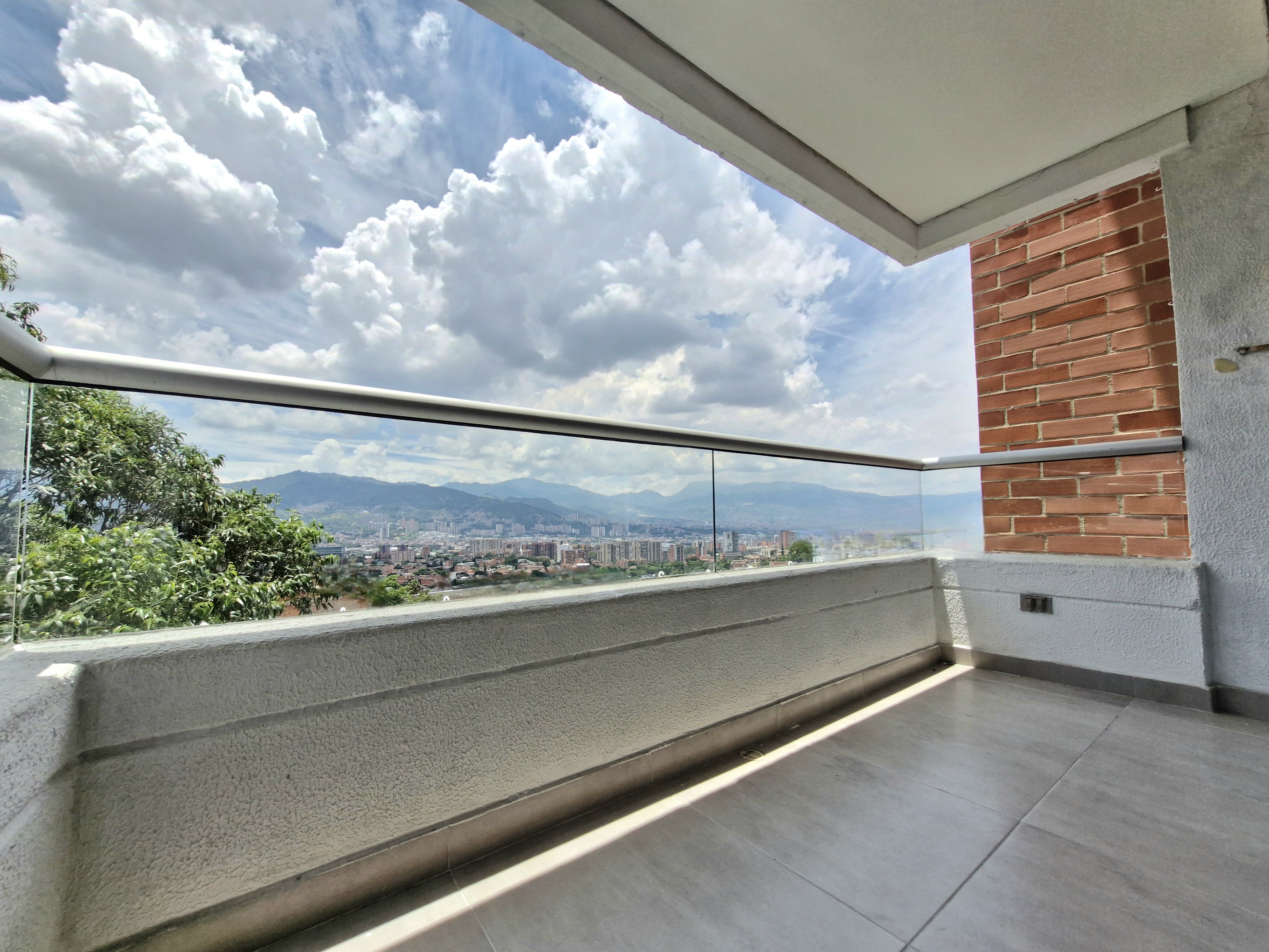 Apartamento en venta en La Inmaculada, Envigado · foto 3 de 15