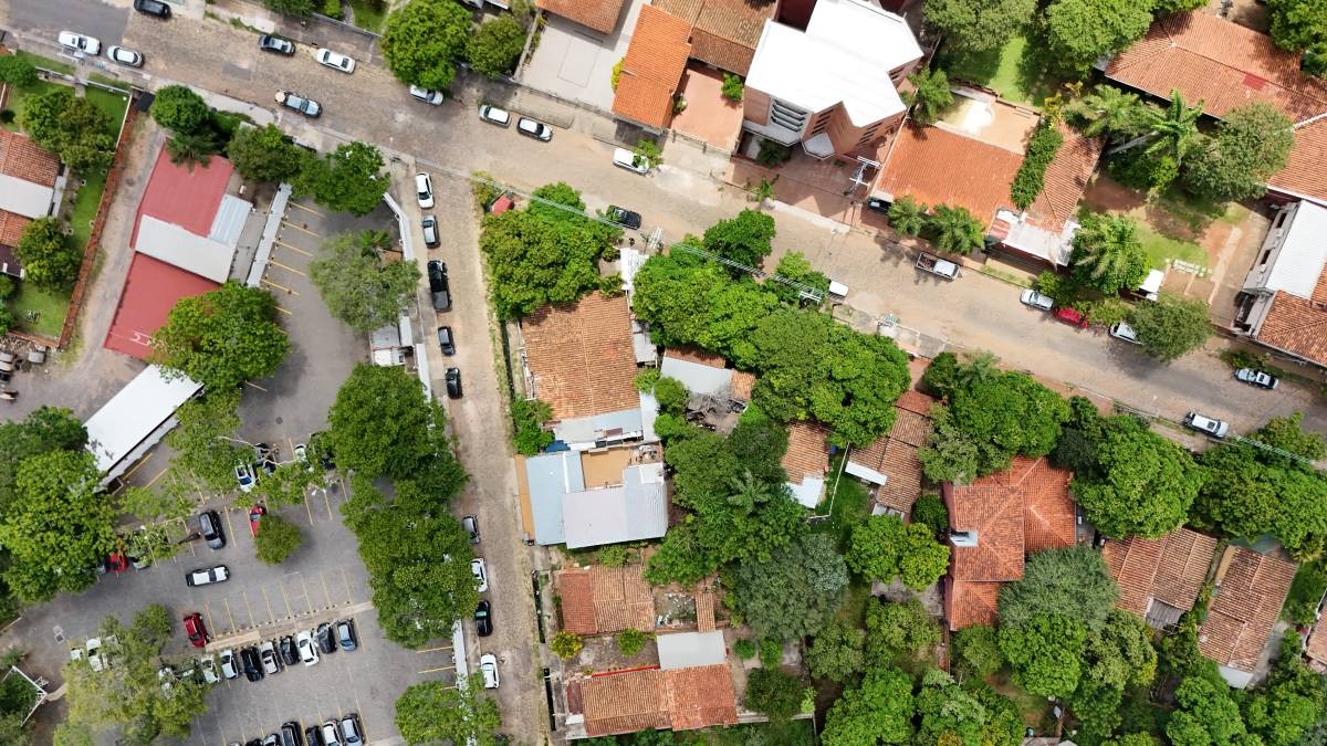 Vendo terreno en esquina 19 x 30 en Asunción Barrio Las Lomas z/ Plaza Moiety — foto 3