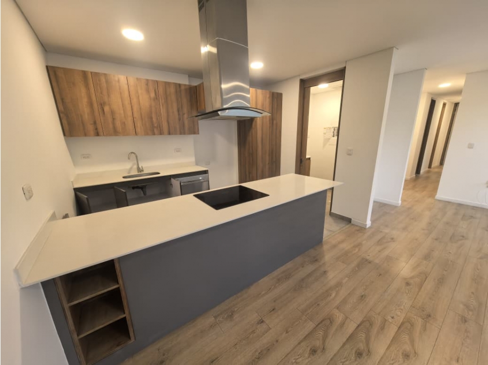 Apartamento en venta en Santa Barbara, Bogotá · foto 4 de 9