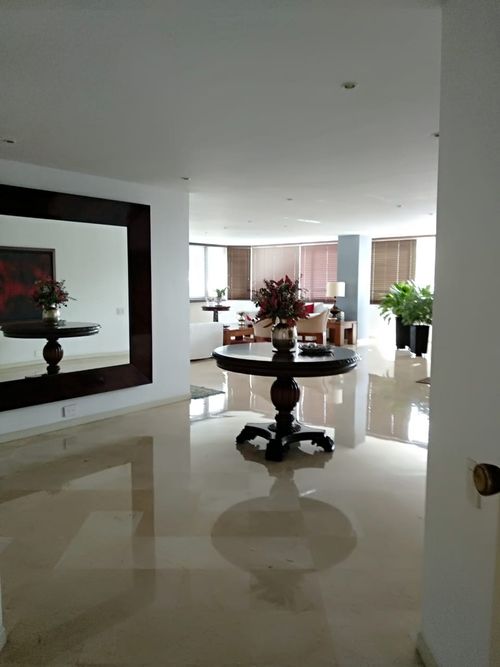 Apartamento de 3 alcobas en venta en Santa Teresita, Cali, 285 m² · foto 2 de 24