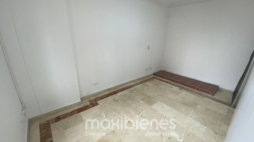 Oficina en arriendo en Villa Nueva, Medellín, 46 m² · foto 2 de 5