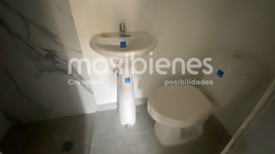 Local en arriendo en Bombona No.1, Medellín, 350 m² · foto 8 de 24