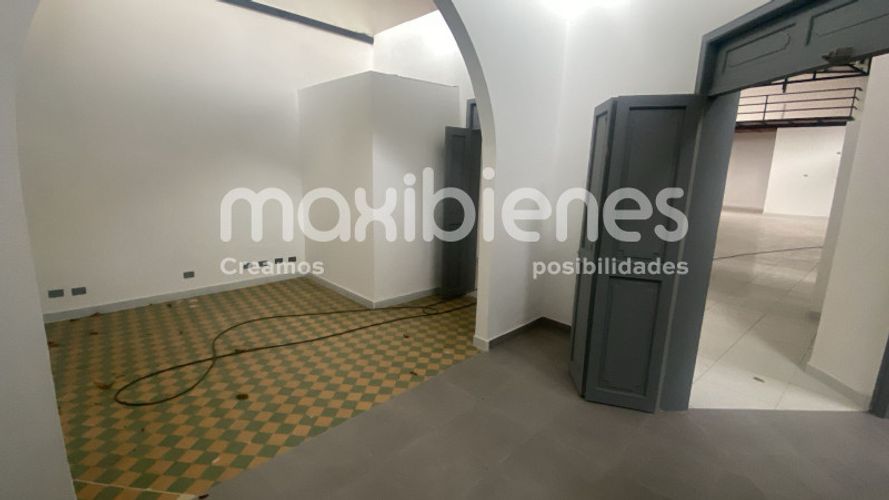 Local en arriendo en Bombona No.1, Medellín, 350 m² · foto 20 de 24