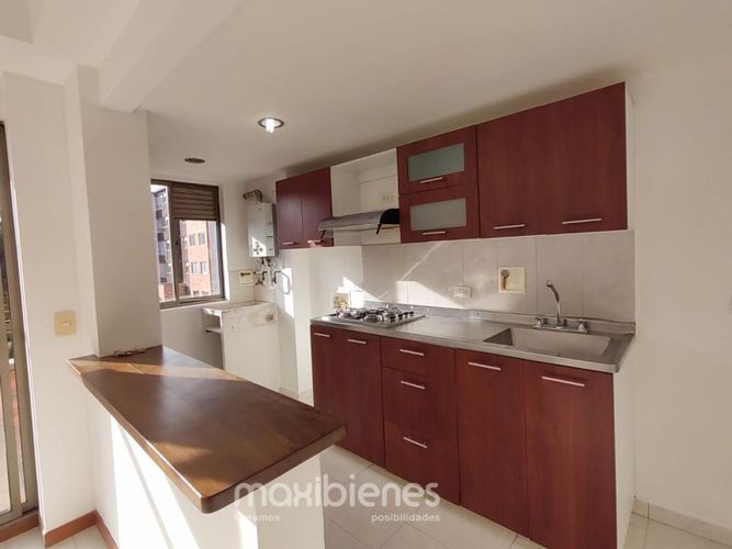 Apartamento de 3 alcobas en venta en La Ceja, 70 m² · foto 2 de 14