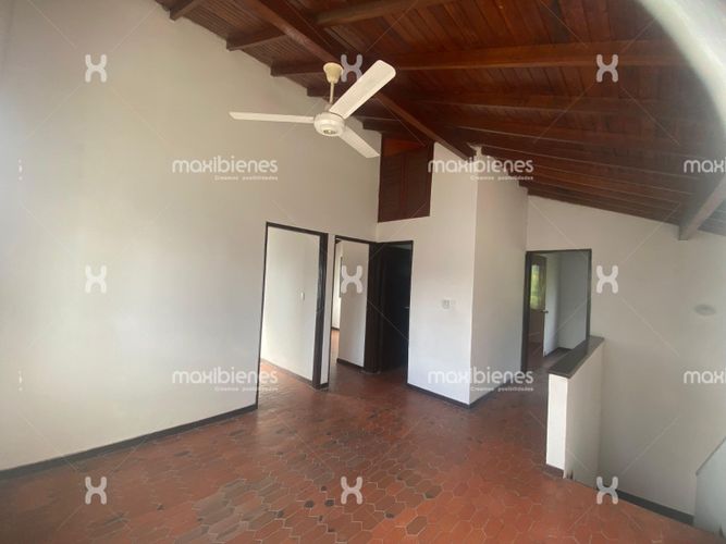 Casa de 4 alcobas en arriendo en La Navarra, Apartado, 250 m² · foto 3 de 22